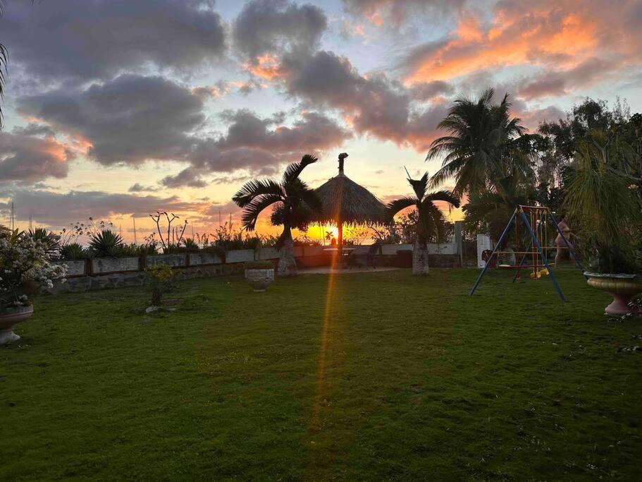 פארה Meri Lodge Huahine מראה חיצוני תמונה