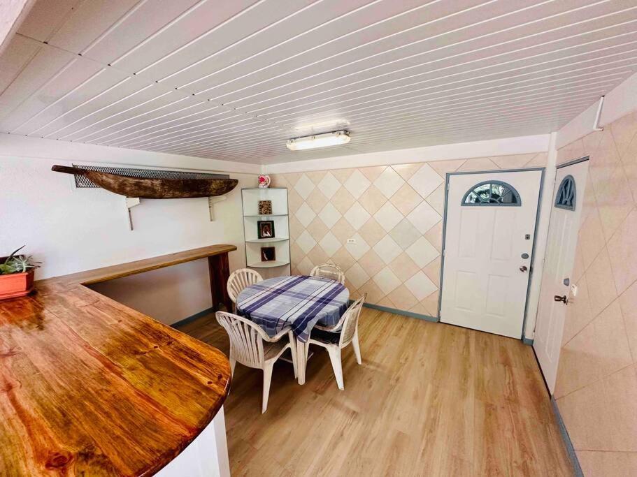 פארה Meri Lodge Huahine מראה חיצוני תמונה